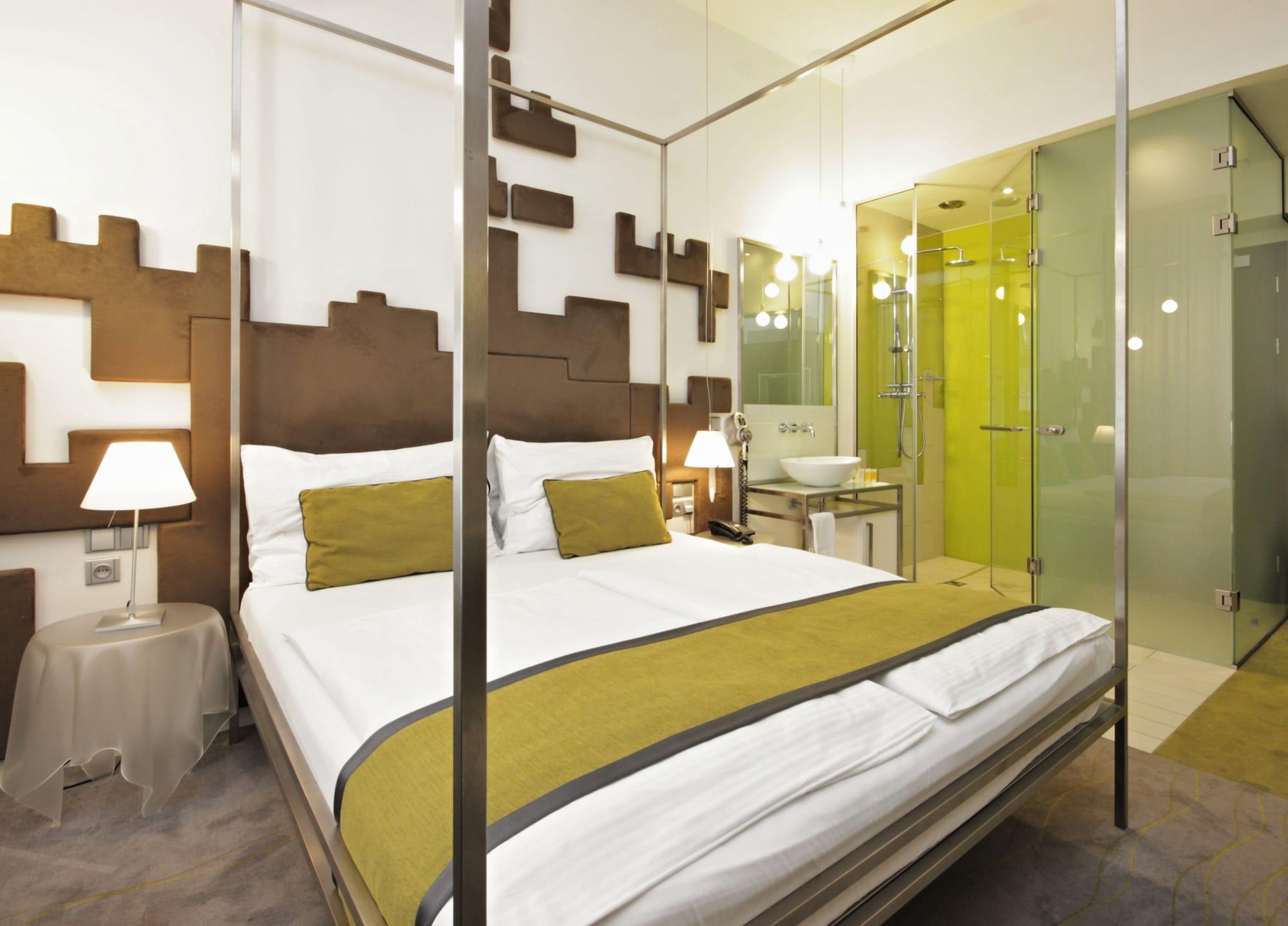 Pure White Hotel Praha Bagian luar foto