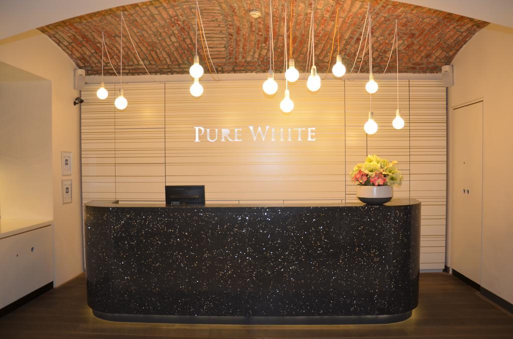 Pure White Hotel Praha Bagian luar foto